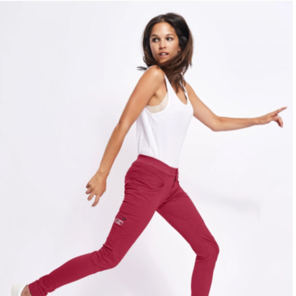 W - Laila Peak 22 - Persian Red